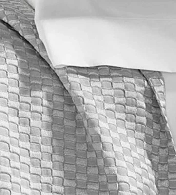 Hudson Park Luxe Bloque Matelasse COMPLETO/QUEEN Cobertor Plateado Foto 1 de 4