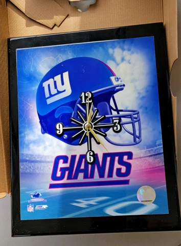 Used New York Giants NFL Battery quartz Wall Clock w/Box 10" X 12" Cover