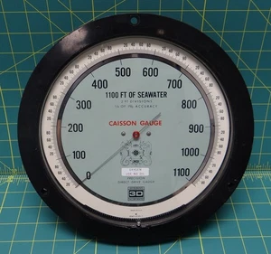8.5" 3D Inst. 1100 Ft of Seawater Caisson Gauge 25646-27N21-FAK 6685-01-007-6122 - Picture 1 of 8