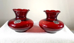 PAIR OF VINTAGE ANCHORGLASS/ANCHOR HOCKING ROYAL RUBY VASES ~ 3  1 /4" ~ LABELS - Picture 1 of 10