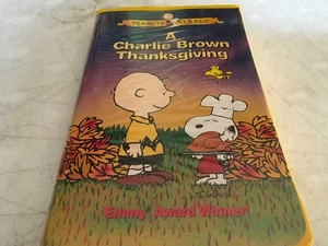 A Charlie Brown Thanksgiving VHS - Picture 1 of 3