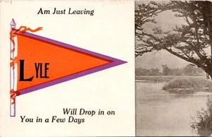 WIMPEL POSTKARTE ""Am Just Leaving Lyle"" orange/gelber Wimpel, Flussszene. - Bild 1 von 2