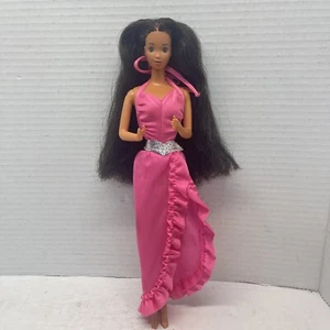 Vintage 1966 longs cheveux noirs barbie/taïwan - Photo 1/4