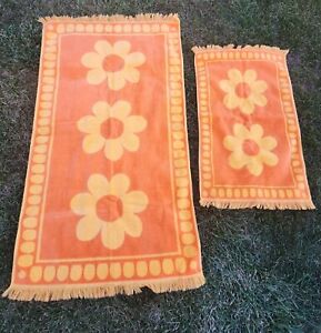 Vintage Cannon Royal Family Daisy Flower Power Towel Set 2 Pc  Yellow Orange