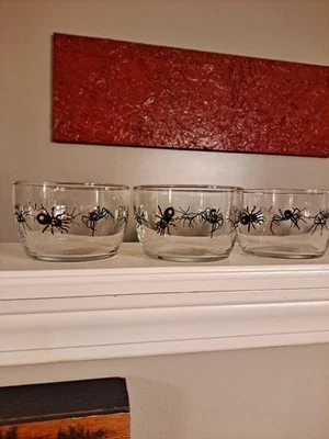 Cuencos Creepy Crawly Scary de colección (3) Foto 1 de 3