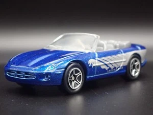 Modelo De Coche De Colección A Escala 1/64 JAGUAR XK8 Convertible Azul 1996-2006 - Imagen 1 de 7