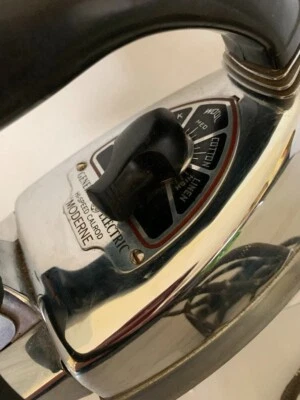 Vintage GE Moderne Hi-speed Calrod Iron 1000 watts 115 volts  Cat. # 159F83 - Image 1 of 4