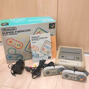 Consola Nintendo Super Famicom 1990 con adaptador, cable, controlador, manual, caja - Imagen 1 de 24