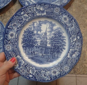One Liberty Blue 10" Plate Independence Hall Staffordshire England - Picture 1 of 6