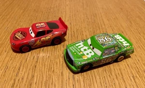 Micro Scalextric 2 x Disney Pixar 1:64 Cars Lightning McQueen & Chick Hicks - Picture 1 of 4
