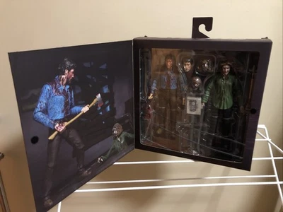 Paquete de 2 figuras de acción Neca Evil Dead Ultimate Bloody Ash & Cheryl Williams Foto 1 de 4