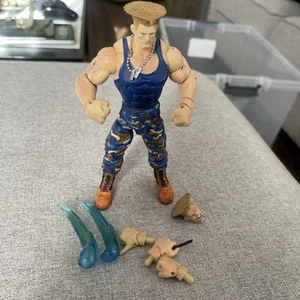 Figura de acción CAPCOM Sota Toys Street Fighter Guile - Figura azul - Imagen 1 de 6