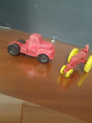 Vintage 1950 AUBURN truck , Rubber Tractor w/ Driver # 572 Red w/Yellow Tires 7" - Image 1 of 4
