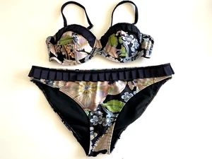 CLEARANCE - Lovely Ted Baker Floral Bikini 👙 - Picture 1 of 6