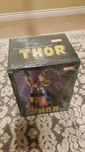 The Mighty Thor Statue by Diamond Select, Art Asylum. MIB - Super low # 51/2500 - Picture 1 of 9