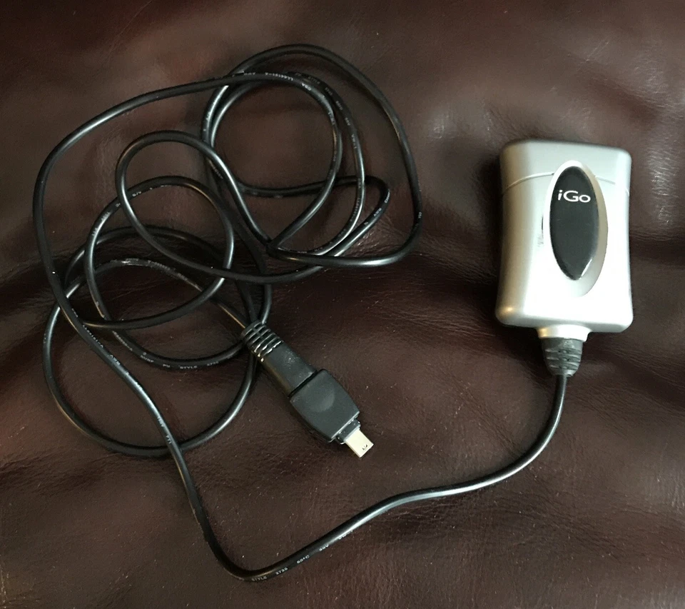 Adaptador CA iGo modelo 6630043-0311 Foto 1 de 1