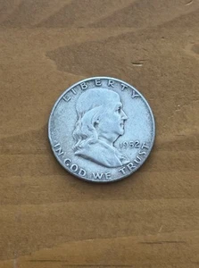 1952 Half Dollar 90% Silver Coin - Picture 1 of 2