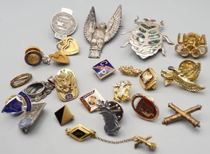 WWII - Vietnam War Army & Navy Home Front Sweetheart Pins Lot Of 24 - Picture 1 of 2
