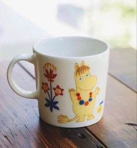 MUMIN ARABIA × BEAMS Handbemalte Tasse Fennica Collaboration Mumin Schnorcheljungfer - Bild 1 von 4
