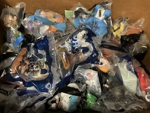 Lote de 33 juguetes de comida para niños McDonald’s y Wendy’s NUEVOS sellados - Disney y más - Imagen 1 de 1