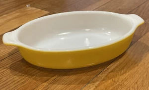 Vintage Pyrex Tableware Daisy Yellow Pixie 700 10 oz. MINT Condition  - Picture 1 of 4