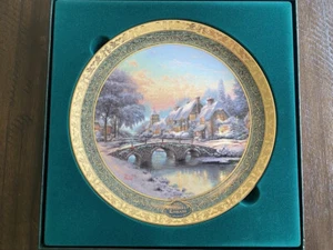 Thomas Kinkade Plate Cobblestone Christmas 7th in Series Cherished Xmas Memories - Picture 1 of 2