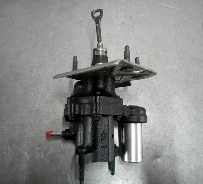 2011 Chevrolet Silverado 2500 3500 Power Brake Booster - Image 1 of 2