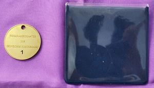 Göde Historische Polizeiabzeichen Polizei-Marke police badge FAHNDUNGSDIENST DB - Bild 1 von 2