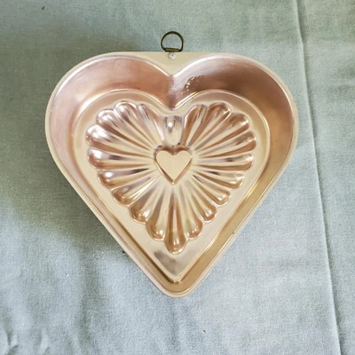 Molde de gelatina tono cobre en forma de corazón para colgar en la pared decoración de cocina utensilios para hornear de metal Foto 1 de 4