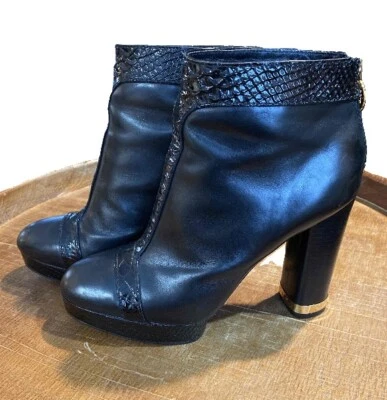 Tory Burch TB Botas Negras A71A Cuero Acento Dorado Tobillo Raras Repujado Mujeres 8 Foto 1 de 4