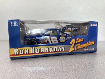 Camión fundido a presión de acción 1/24 Ron Hornady 96 y 98 Champion Nascar 2 veces campeón Foto 1 de 4