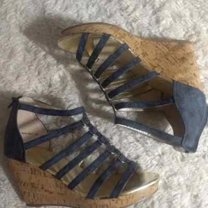 Cape Robbin Wedge Platform Straps Sanda Silver rings sz 7.5 - EUC - Picture 1 of 9