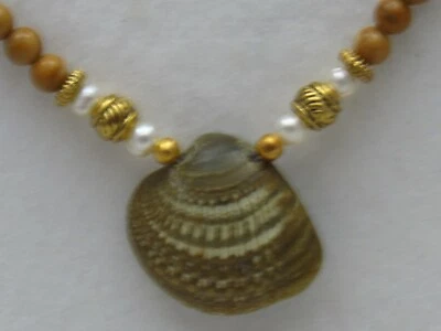 Collar Nancy's OBX Pequeño Naranja Almeja Cuadro Jaspe y Pequeña Perla Río. Foto 1 de 4