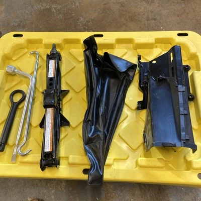 2019-2022 Toyota Prius Prime Car Jack  With Casing 58795-47010 - Image 1 of 4