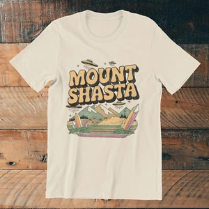 Mount Shasta UFO T-shirt | Retro Mountain Crystal Ufo Art Unisex T-shirt - Picture 1 of 8