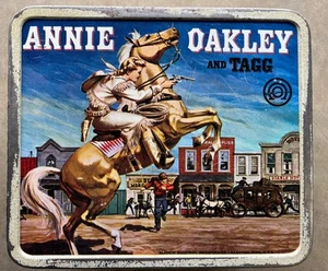 Fiambrera vintage 1955 Annie Oakley & Tag TV, sin termo sin mango - Imagen 1 de 10
