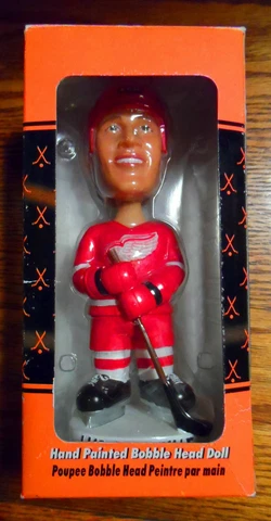 Bobble Dobbles Luc Robitaille Red Wings Bobblehead - No "C" Version Cover