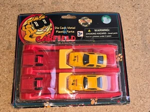 Coches de metal fundido a presión Garfield the Cat de colección en paquete Golden Wheel PAWS - Imagen 1 de 8