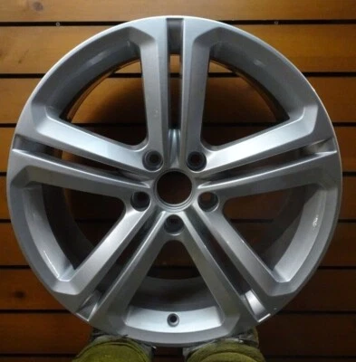 Llanta de 18" OEM 2010-2017 Volkswagen CC 2013-2013 Volkswagen Passat 69924 Foto 1 de 4