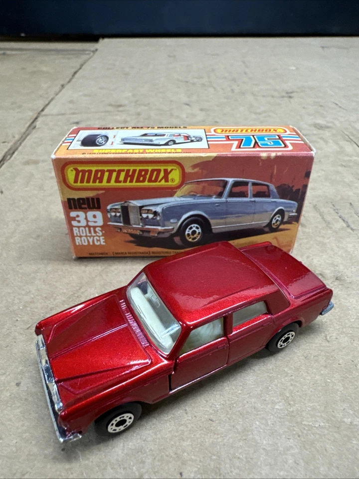 MATCHBOX SUPERFAST 39 ROLLS ROYCE SALOON SEDAN MODEL RED WITH BOX EXC HIGH GRADE - Image 1 of 4