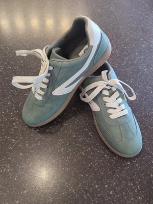 Women's Size 7 Sage Green And Cream Dolce Vita Sneaker Shoes - Image 1 of 4