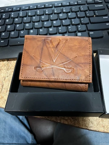 VIRGINIA CAVALIERS----- LEATHER WALLET Cover