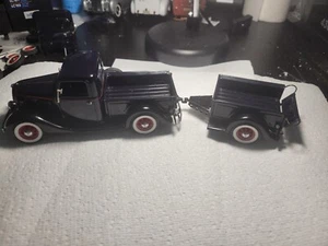 Danbury Mint 1935 Ford mit Anhänger 1/24 - Bild 1 von 4