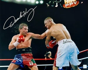 Oscar De La Hoya  Autographed 16x20 Photo vs. Fernando Vargas ASI Proof - Picture 1 of 2