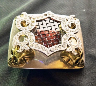 Hebilla de cinturón de malla corazón rojo calaveras doradas Hollywood lavadas Foto 1 de 4