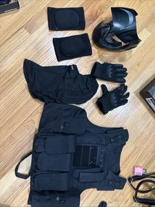Airsoft Essentials – Full Face Mask, Gloves, Knee Pads, Balaclava, Vest - Picture 1 of 9