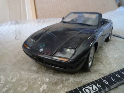 Minichamps 1/18 1991 BMW Z1 reparaturbedürftiger Artikel, verkauft wie... - Bild 1 von 4