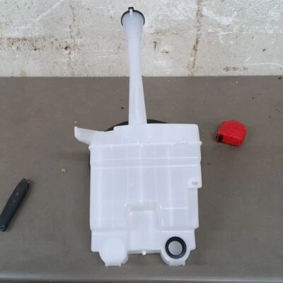 Depósito de líquido para lavadora de parabrisas Dorman 603-223 se adapta a Toyota Corolla Foto 1 de 3