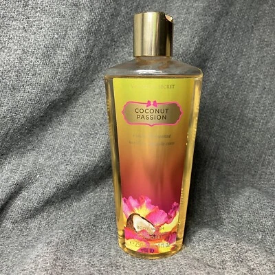 VICTORIA'S SECRET COCONUT PASSION 250ML VANILLA & COCONUT BODY WASH (NEW) - Image 1 of 2