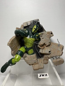 2001 SPIDERMAN VENOMS VAULT GUARDSMAN WALL BASE MOUNT FIGURE TOY BIZ - Picture 1 of 11